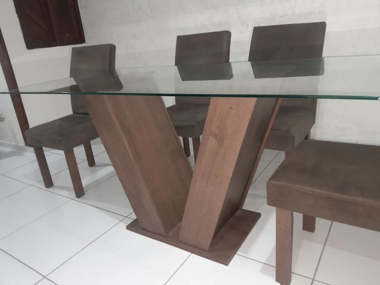 Mesa de jantar - tampo de vidro com 06 cadeiras - Foto 5