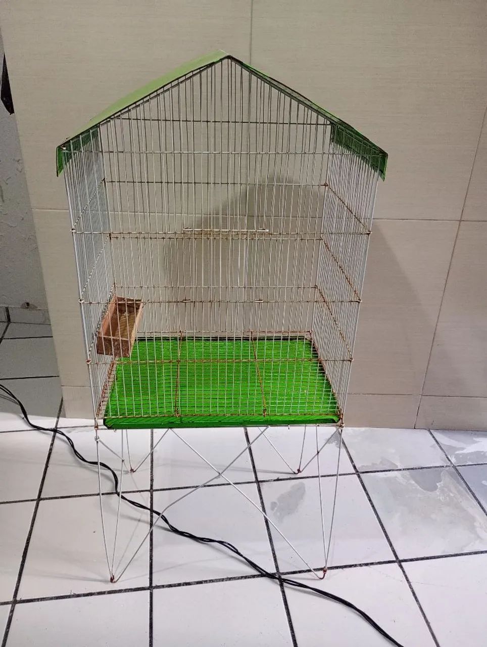 Vendo um viveiro de pássaros 