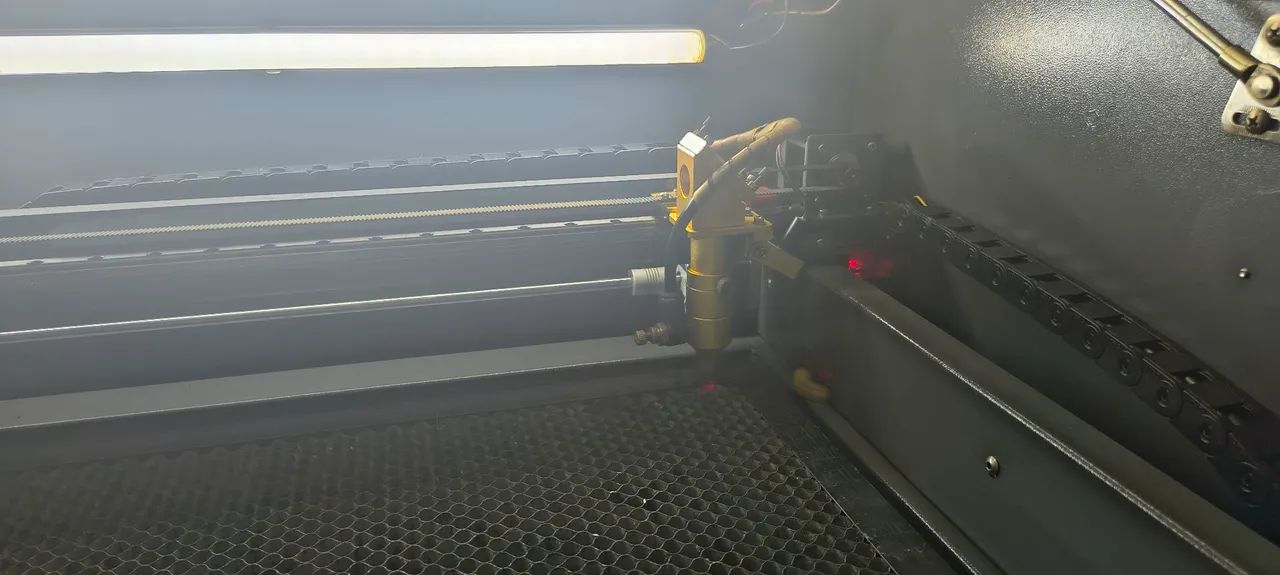 Máquina de corte a laser CO2 60x40 de 60w com mesa de elevação  - Foto 2