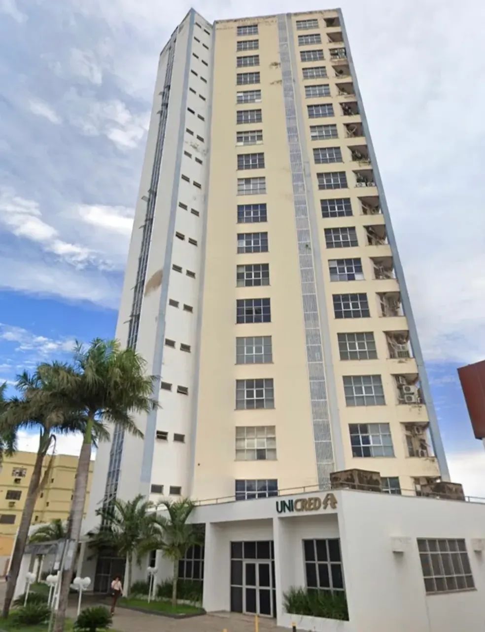 SALA COMERCIAL, ED. WORK TOWER, REGIÃO DO CENTRO, PROX UNIMED, DIVIDIDA EM DUAS SALAS