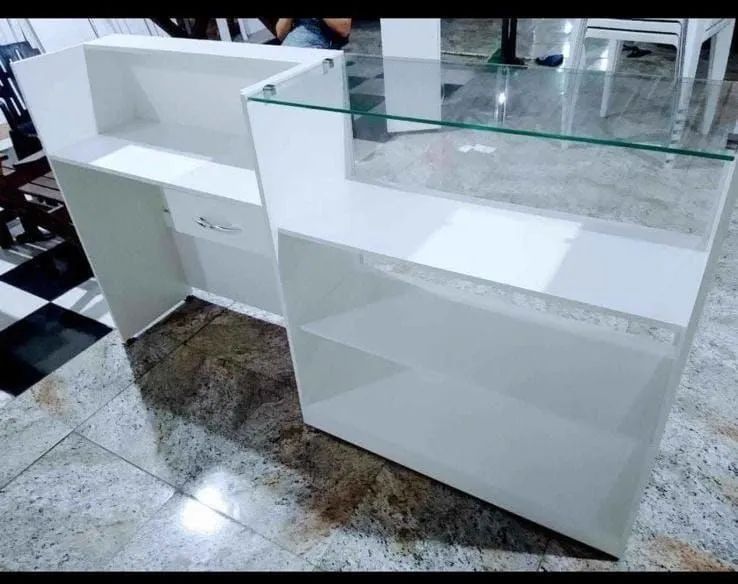 Balcão de loja vitrine com balcão caixa!! Temos a pronta entrega !  - Foto 3