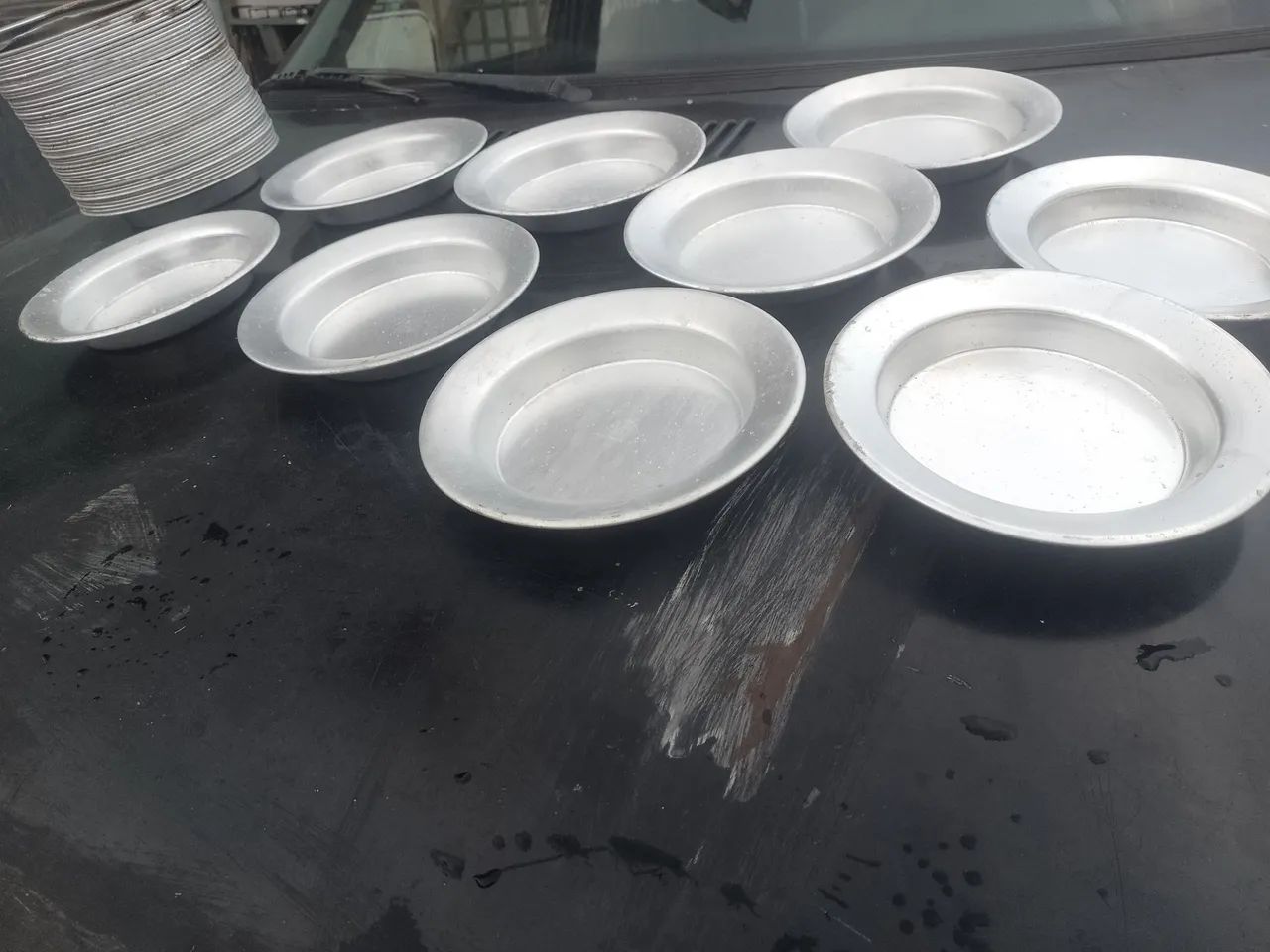 Pratos novos em alumínio 