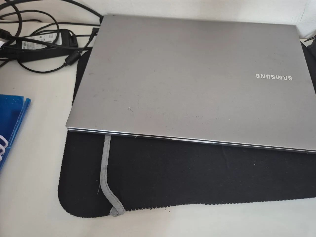 Samsung Book e30