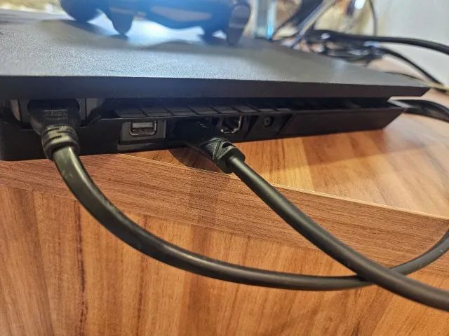 PS4 Slim 500GB + 2 Controles Originais + Jogos - Pronto para Jogar - Foto 5