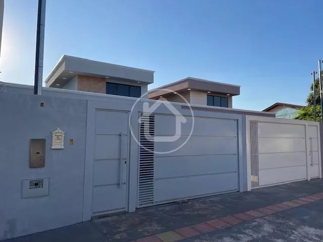 CASA COM DUAS SUÍTES MAIS UM QUARTO