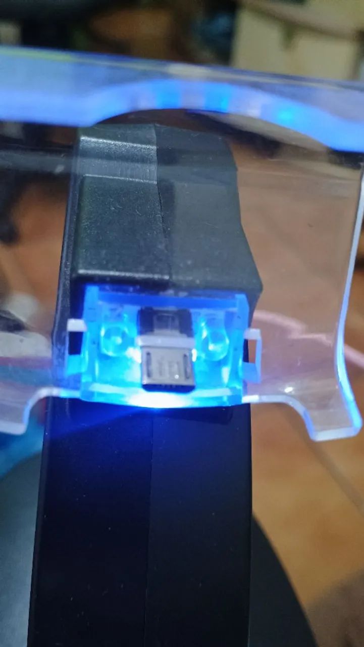 BASE CARREGADORA CONTROLE PS4 FUNCIONANDO PERFEITAMENTE  - Foto 3