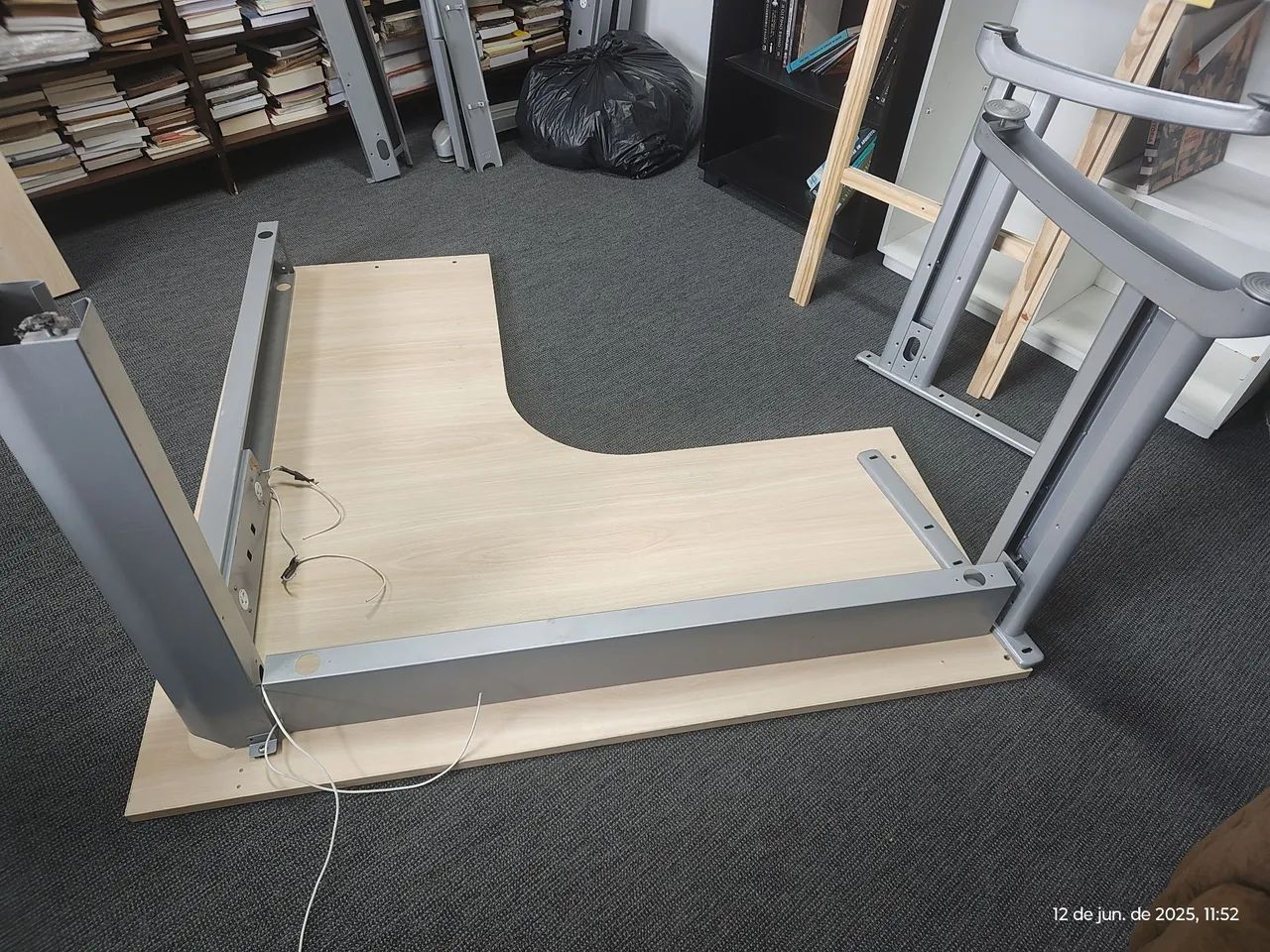 ÓTIMA MESA P/ESCRITÓRIO  - Foto 2