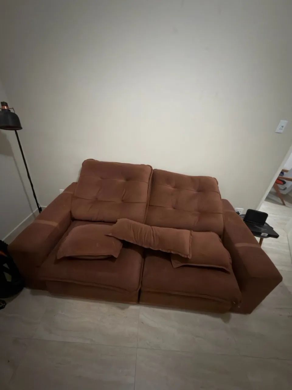 Sofá 2 lugares - espaçoso  - Foto 2
