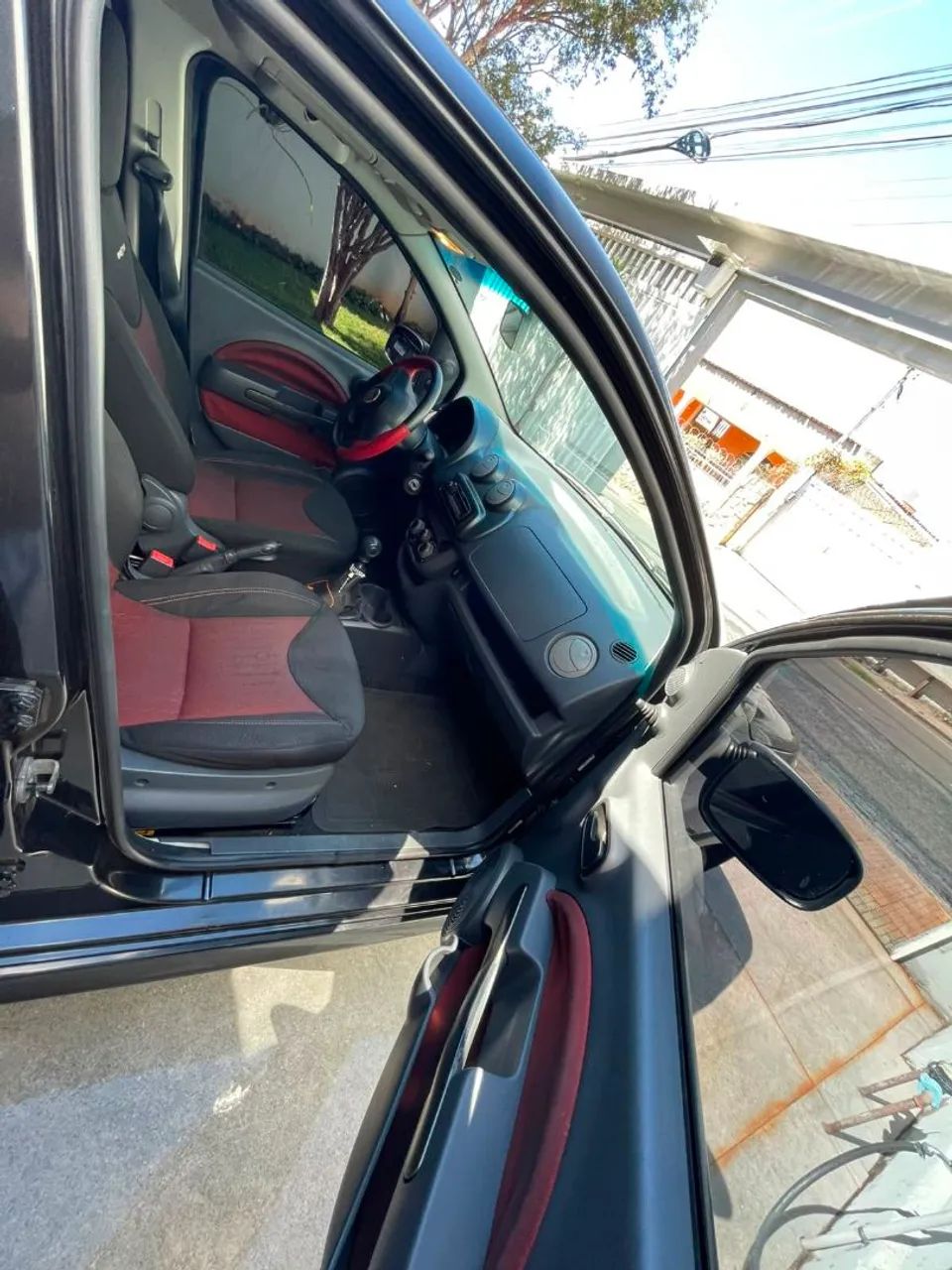 Fiat Uno Sporting 1.4 EVO Fire Flex 8V 4P 2012 - Foto 3
