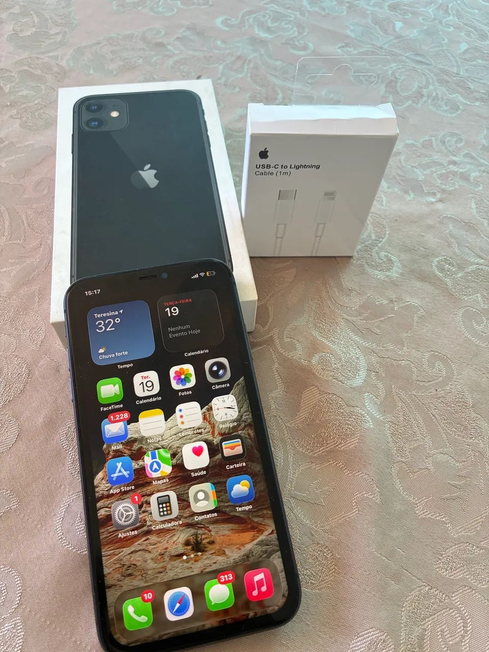 iPhone 11 - 64gb extremamente bem conservado - Celulares e