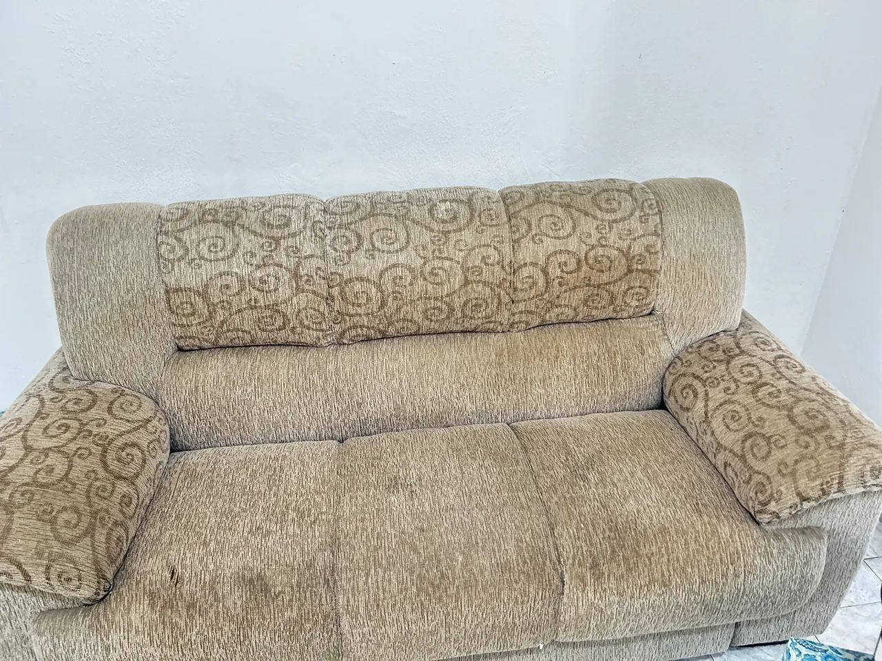 Vende 2 sofá de 2 lugares e 3 lugares 