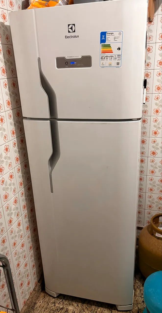 Geladeira Frost Free Eletrolux 