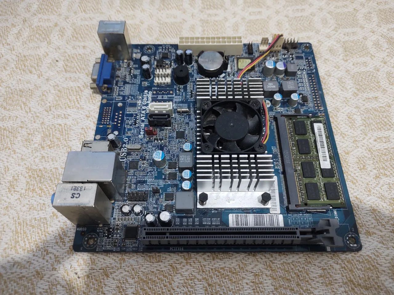 Placa Mãe mini ITX Celeron/4GB DDR3  - Foto 2