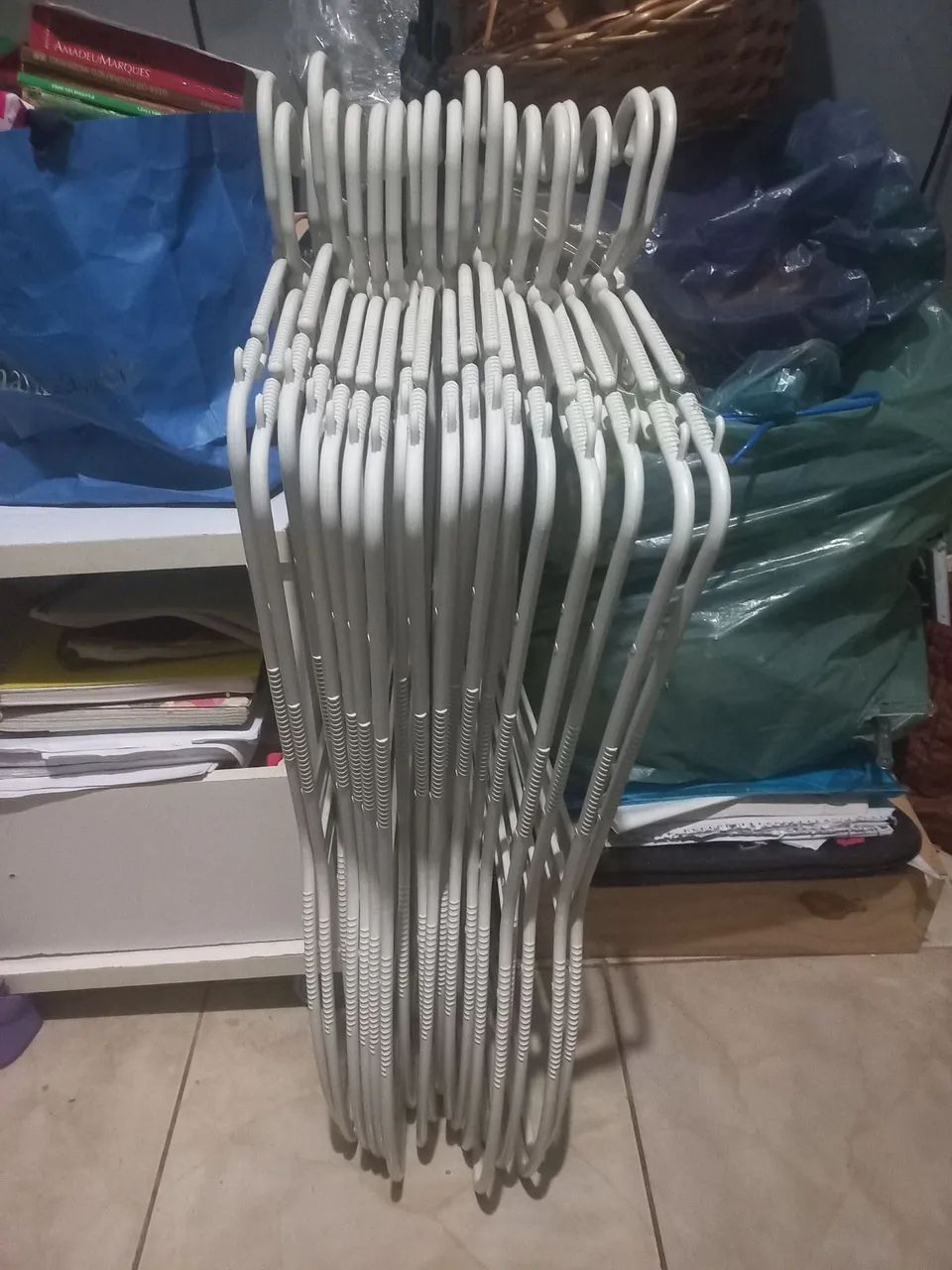 Cabides silhueta de plástico 