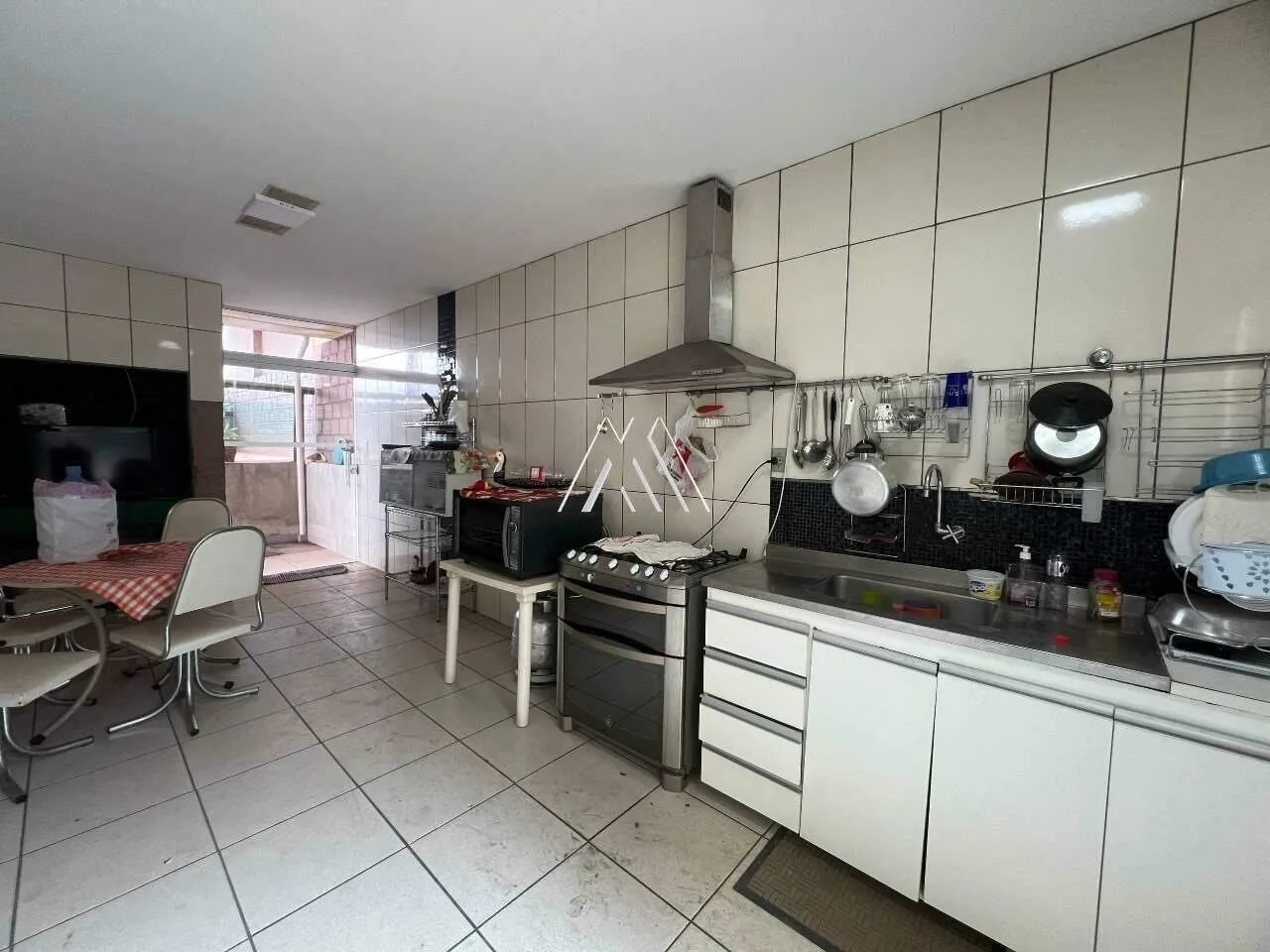 Alugo casa em Itaúna com ótima localização! - Foto 2