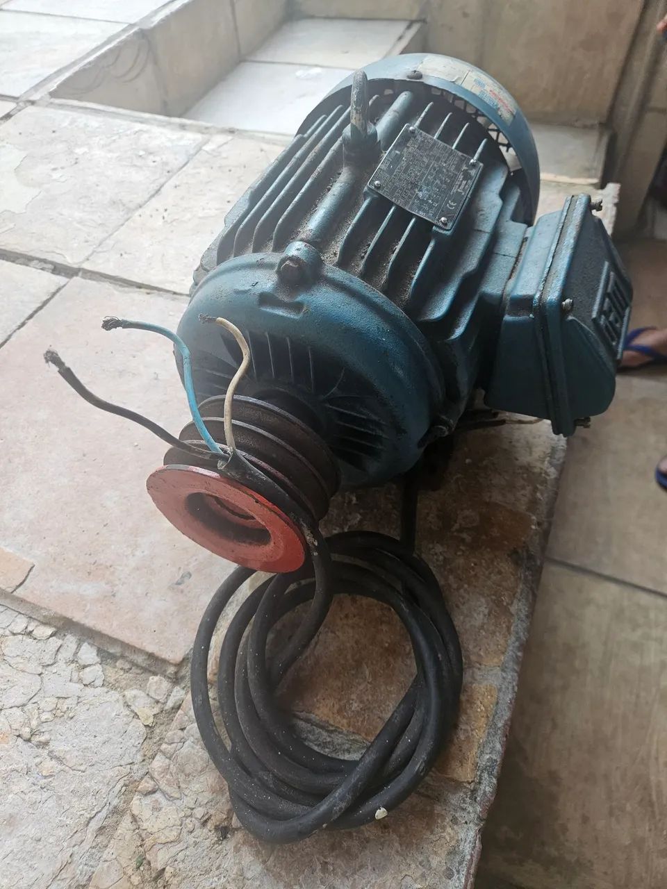 Motor trifásico 3.7 KW. 5cv - Foto 2