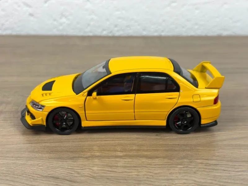 Miniatura Mitsubishi Lancer Evolution Ix Amarelo 1:32 Com Som E Luz - Foto 2
