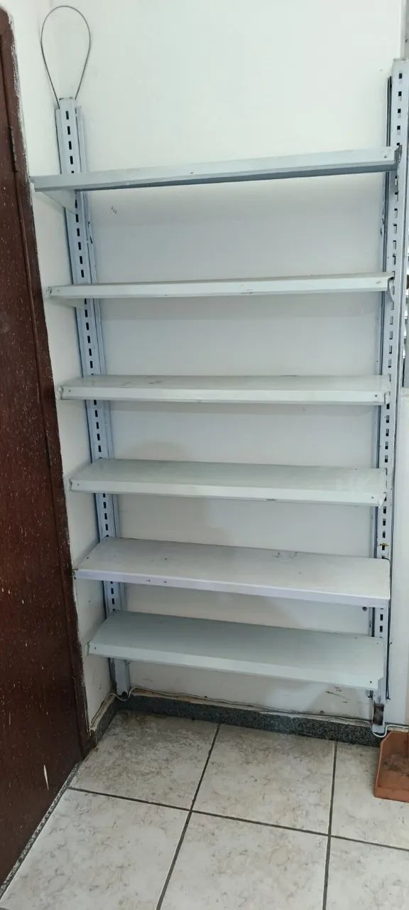 3 Prateleira super conservada