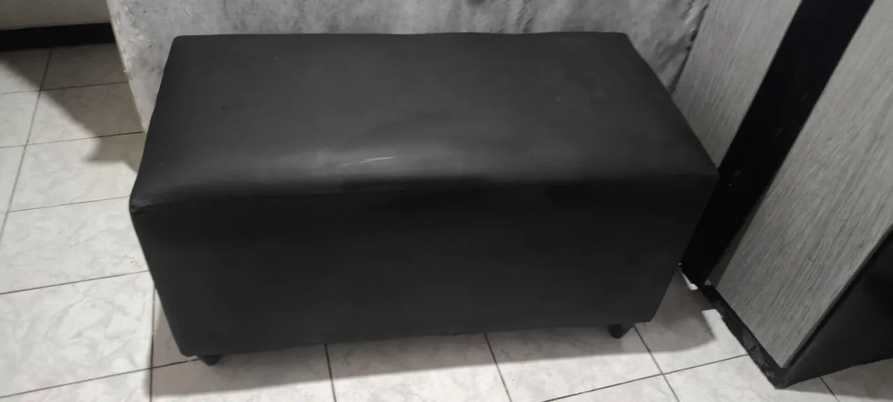 Large newly refurbished pouf423932467872409600