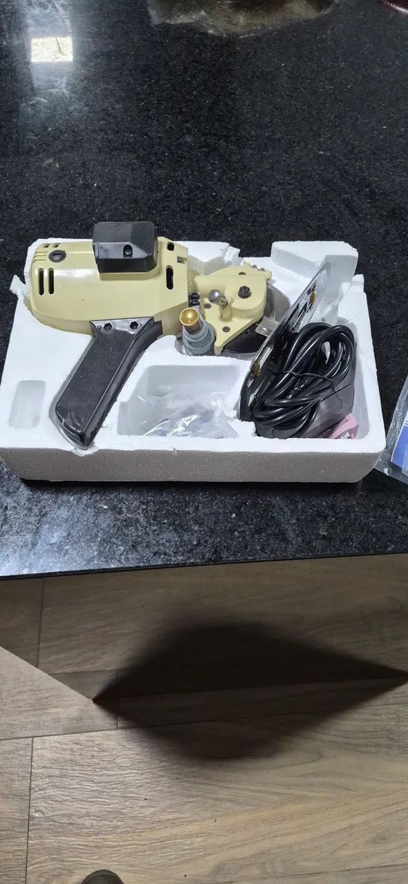 Aparelho de cortar tecido bem pouco usado - Foto 2