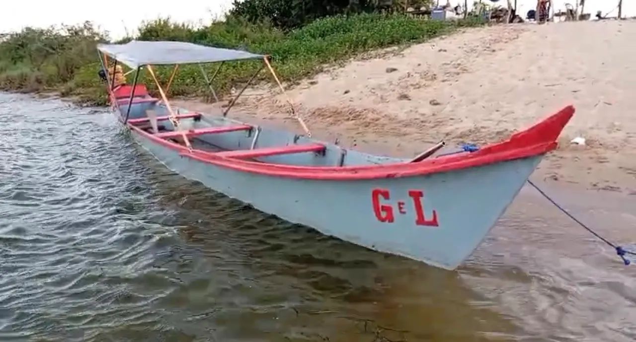 Barco, com motor a Gasolina  - Foto 2