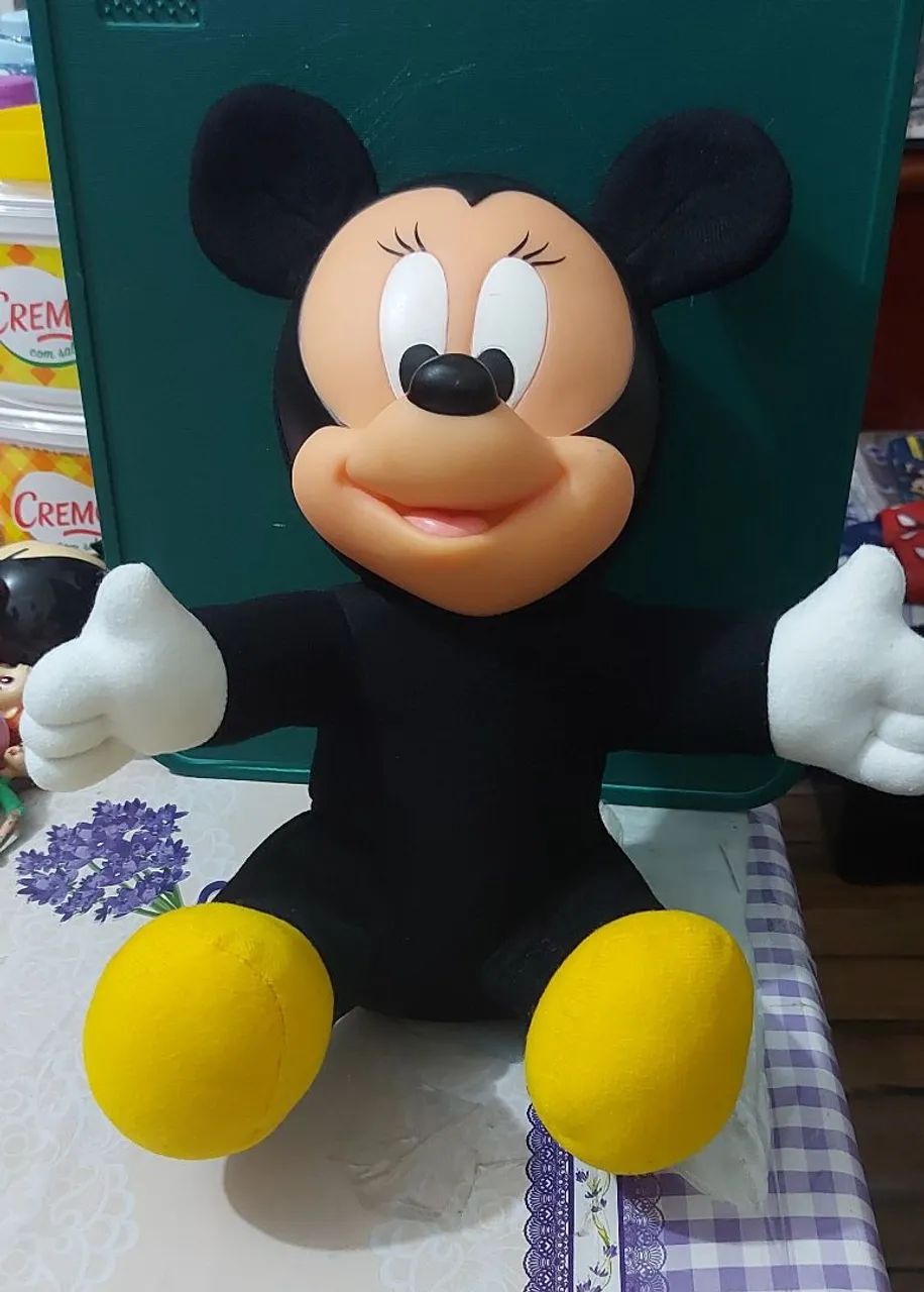 Boneca Minnie Mouse antiga