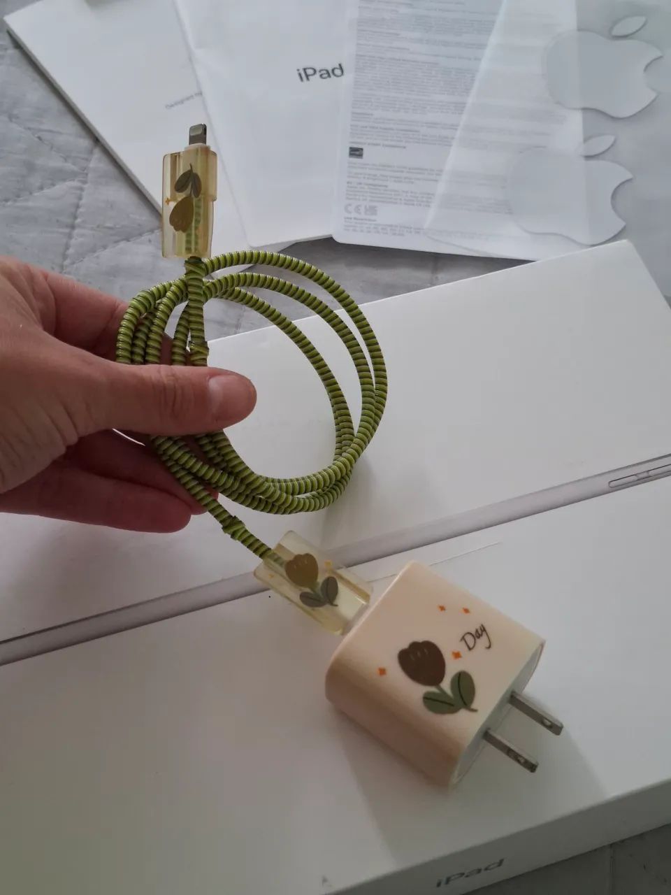 IPad 9ª Geração 64GB - Impecável + caixa original + capa de brinde - Foto 4