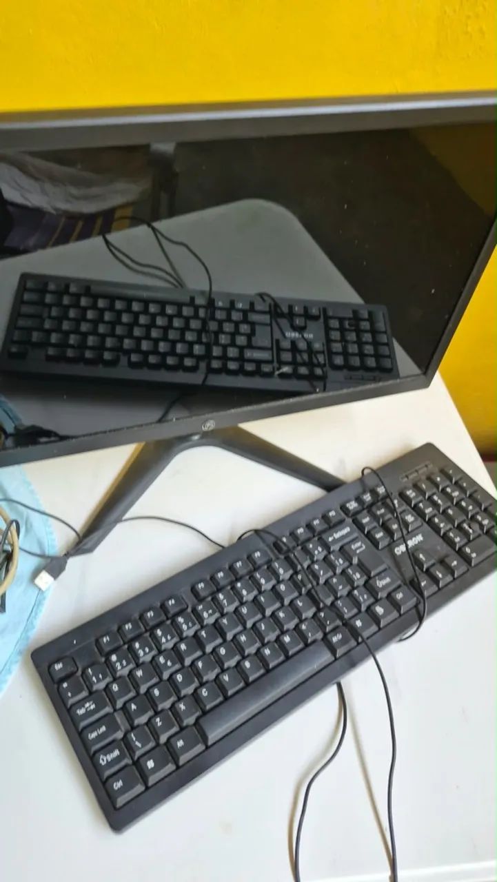 Monitor e teclado