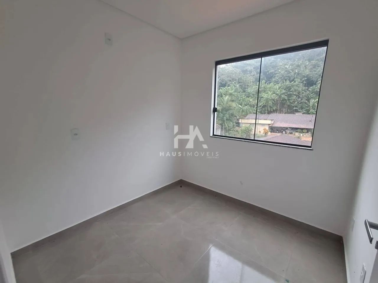Apartamento para alugar no bairro Czerniewicz com 56 m² e 2 dormitórios/quartos. - Foto 2