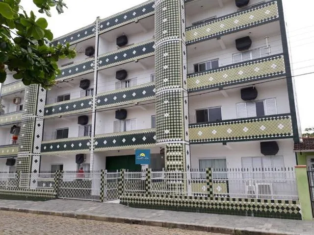 Apartamento com ótima localização, a 150 metros da Prainha, em Enseada - SC