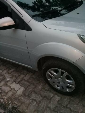 Ford Fiesta Sedan 1.6 13/14 Prata completo - Foto 5