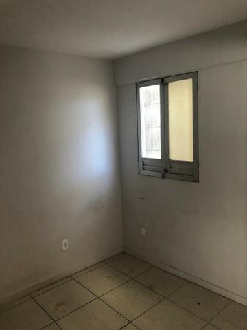 Casa, Bairro de São Caetano, 2 quartos, sala, cozinha, banheiro, garagem e área ao lado