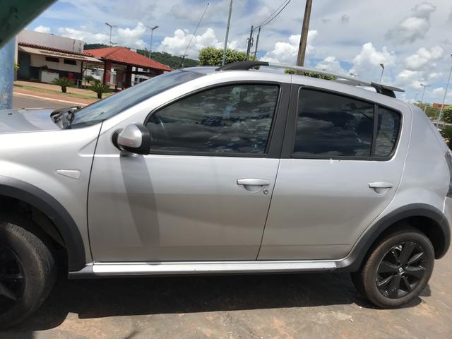 Sandero Stepway automático 13/14 - Foto 2