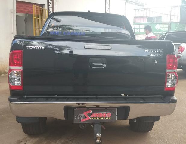 Toyota hilux srv cd 3.0 4x4 aut. 2013, ligar * tâmila - Foto 4