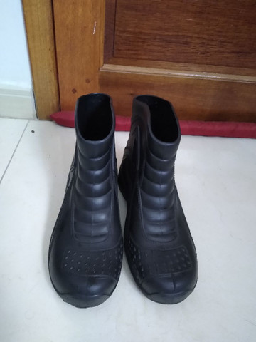 bota de chuva cano curto