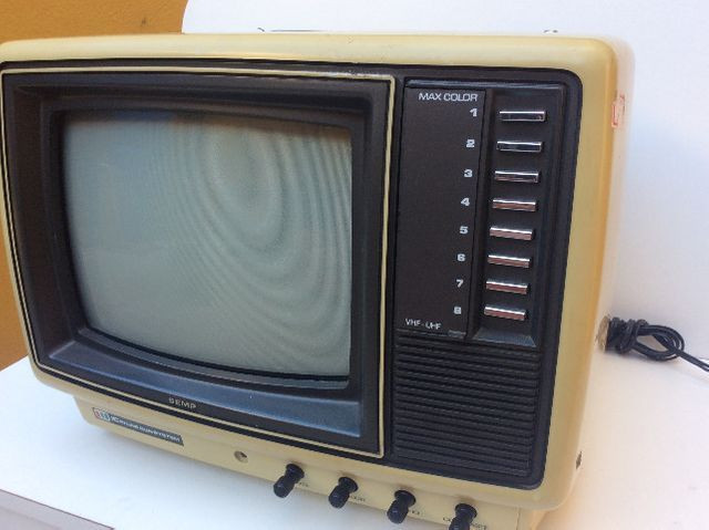 Tv antiga toshiba 10 polegadas - Foto 2