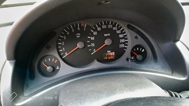 Corsa 2002 básico - Foto 8