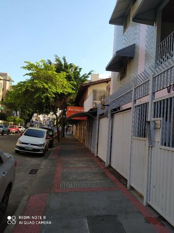 Alugo 3 quartos em Itapuã