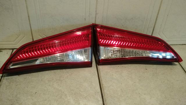 Lanterna de tampa traseira Toyota yaris sedan(preço unitário)