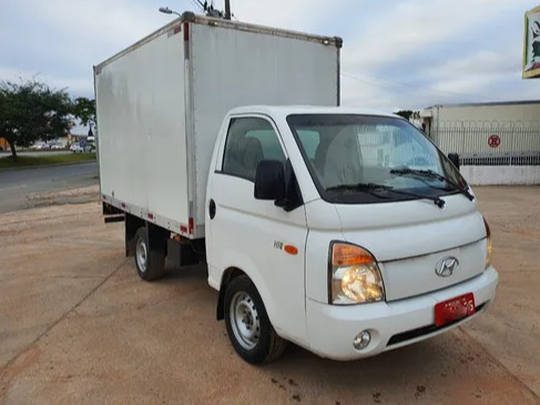 HYUNDAI HR ANO 2010 COM BAU 3.20M X 1.80M