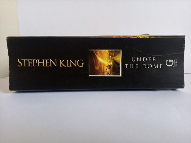 Livro - Under the Dome - Stephen King (livro em inglês) - Foto 3