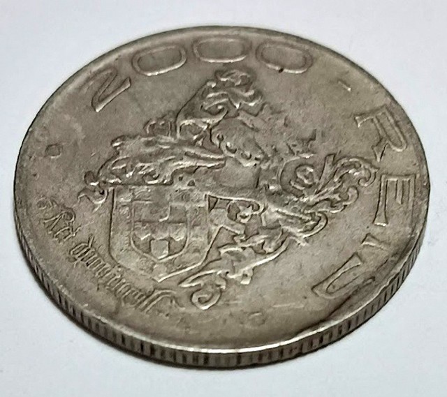 Moeda de prata antiga. Brasil 1932. 2.000 réis. Comemorativa Série Vicentina.  - Foto 2