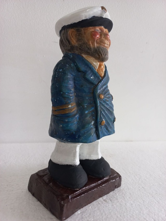 Escultura antiga marinheiro inglês capitão confeccionada em cerâmica - Foto 2