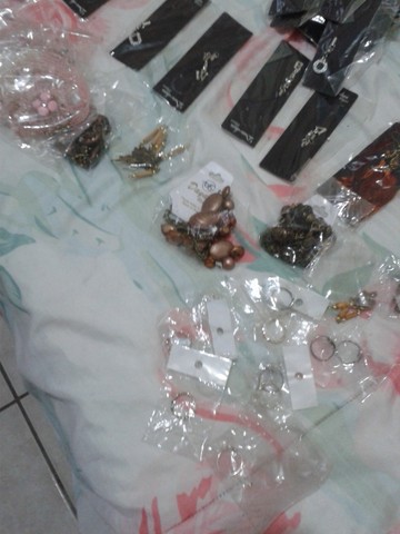 100 peças bijuterias - Foto 5