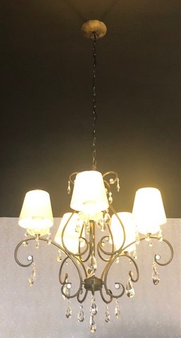 Lustre de ferro com cristais - Foto 3