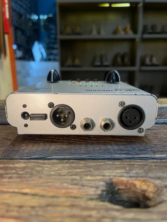 Pré Amplificador MIC 100 Tube Ultragain Valvulado Behringer - Foto 3