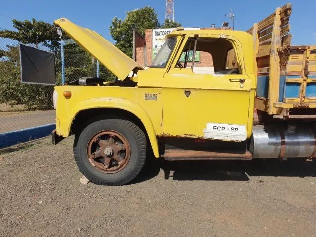 cabine de caminhão  dodge d750, também tenho chassi com documentos - Foto 2
