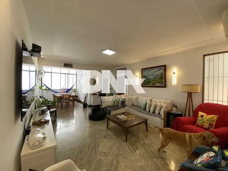Apartamento - / Residencial / Copacabana