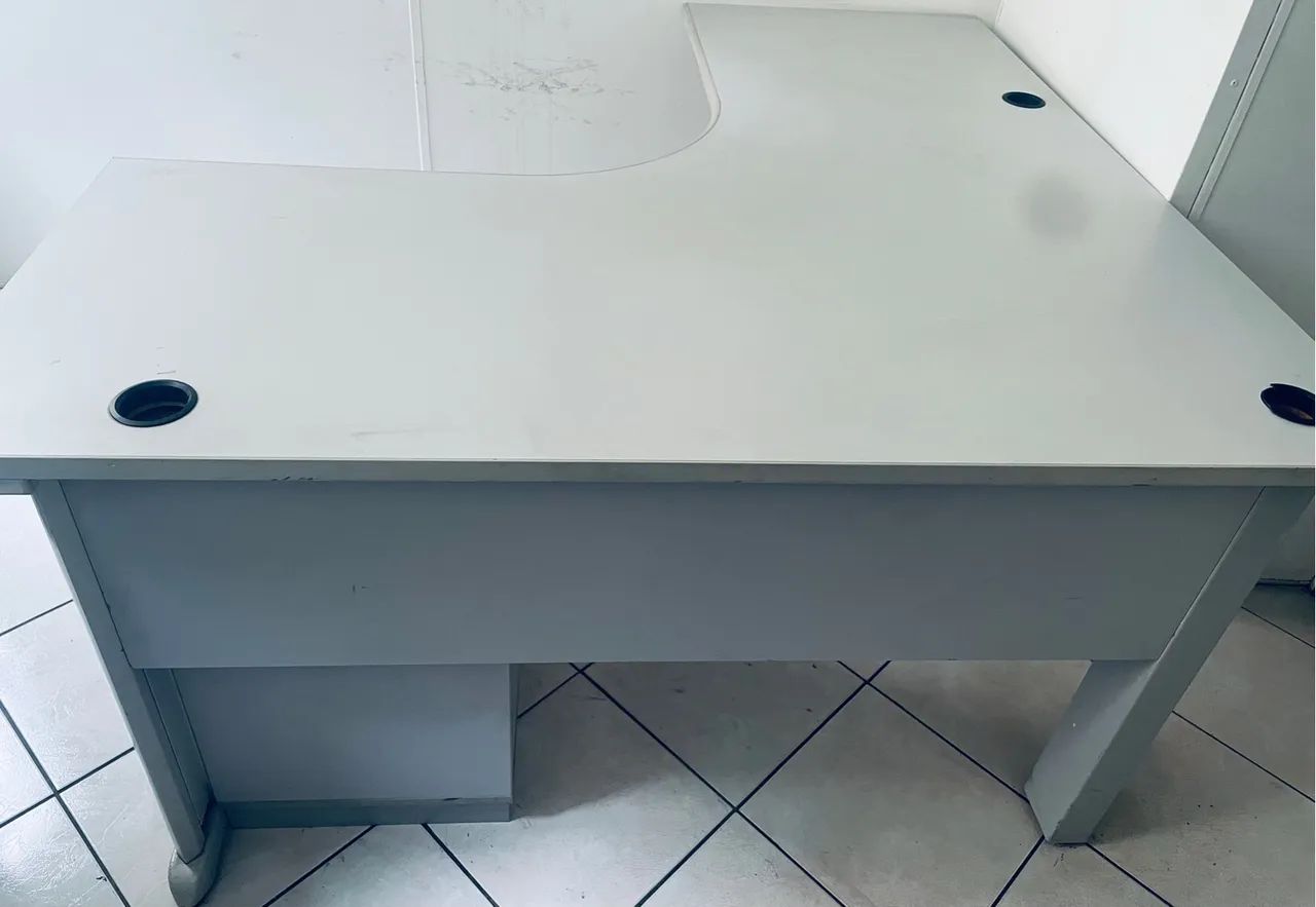 MESA COM GAVETEIRO  - Foto 2