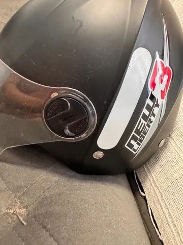 Vendo capacete 64842105684738121